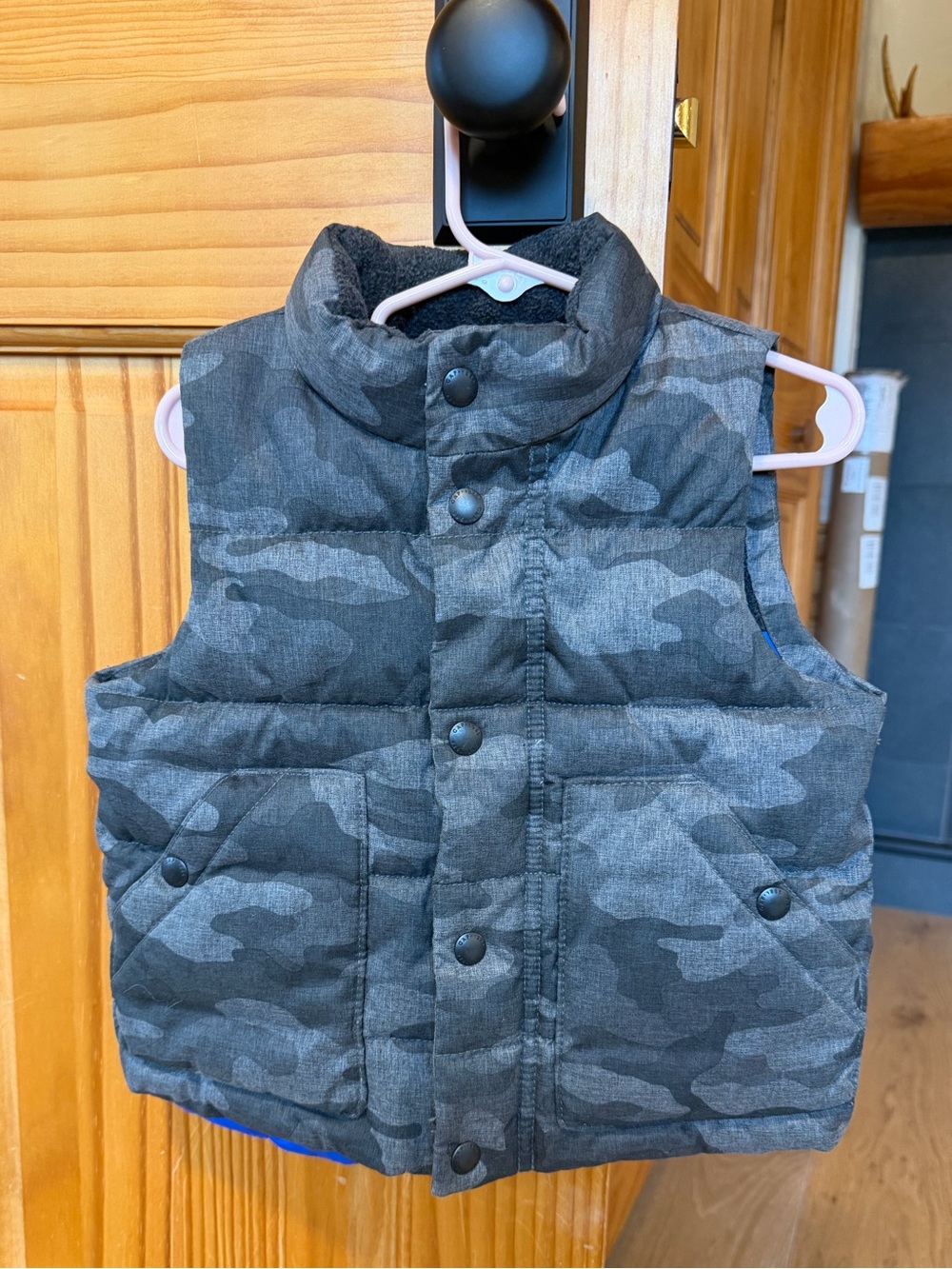 GAP Kids Black Gray Camo Puffer Vest